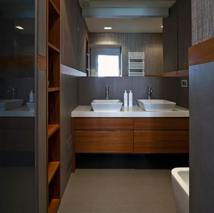 Elegant Apartment At Chiaia By Wonderful Italy Napoli Exterior foto